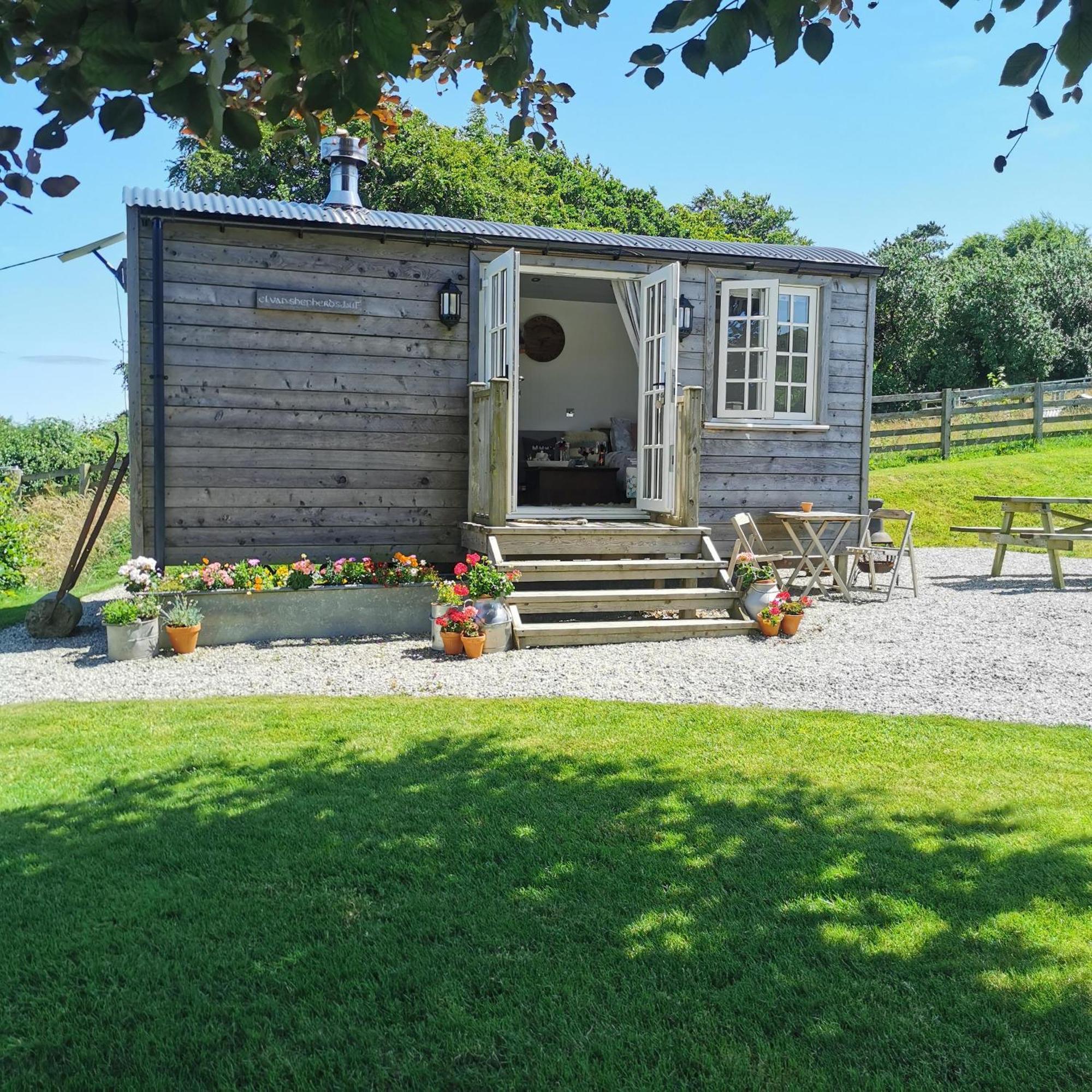 Elvan Farm Shepherd'S Hut Villa Exeter Exterior photo